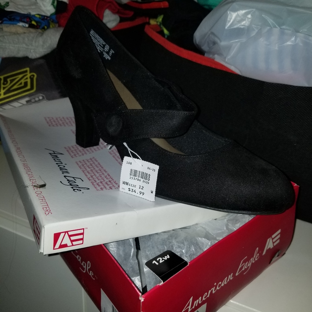 Shoes - Picture 12 of 13